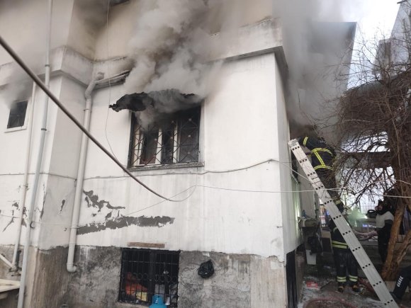 DEFNE’DE EV YANGINI