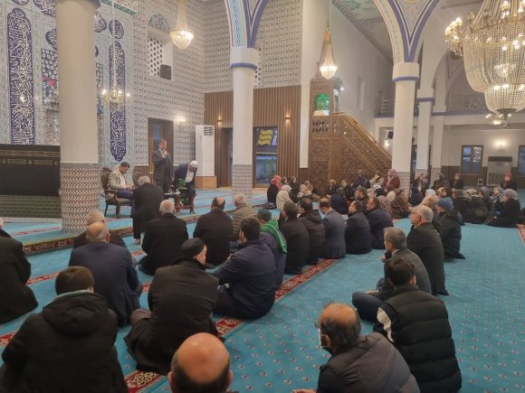 İSKENDERUN’DA UMRE SEMİNERİ DÜZENLENDİ