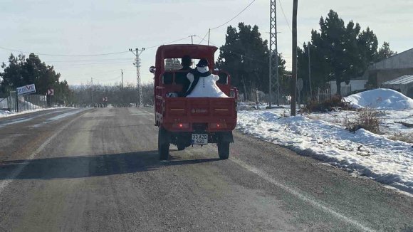 KARDAN ADAM MOTOSİKLET KASASINDA YOLA ÇIKTI