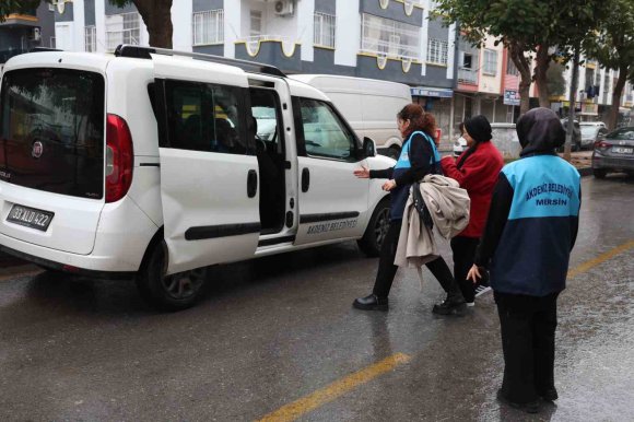 MERSİN’DE ONKOLOJİ HASTALARI ULAŞIM SORUNU YAŞAMIYOR