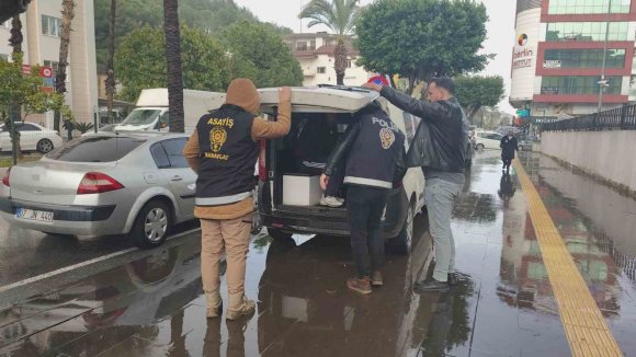 ÖZBEK KADINLARI FUHUŞA ZORLAYAN 2 KİŞİ TUTUKLANDI