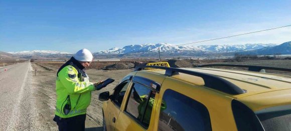 BURDUR’DA 1 HAFTADA 381 ARAÇ VE SÜRÜCÜSÜNE İDARİ CEZA UYGULANDI
