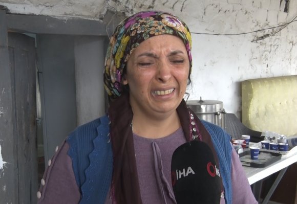 "OĞLUM ÇIK GEL" FERYADI: ANNENİN İKİ GÜNDÜR ENDİŞELİ BEKLEYİŞİ GÖZYAŞLARINA DÖNDÜ