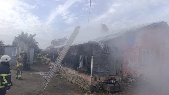 DÖRTYOL’DA ÇATI YANGINI