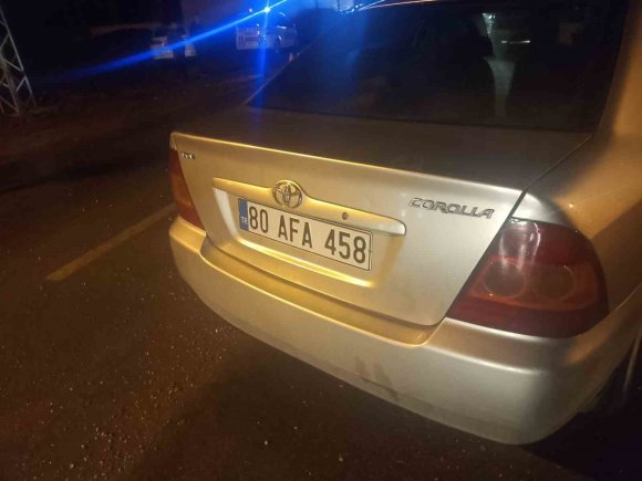 OSMANİYE’DE İKİ OTOMOBİL ÇARPIŞTI: 2 YARALI