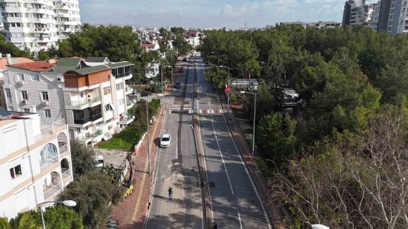 YAĞIŞ SONRASI BOZULAN YOLLAR ONARILIYOR