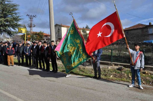ISPARTA’DA ASIRLIK SANCAK KALDIRMA VE ASKER UĞURLAMA GELENEĞİ