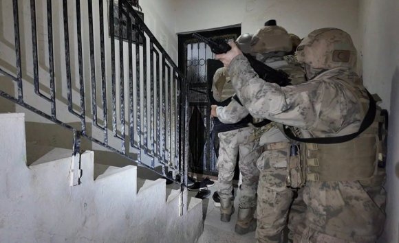 OSMANİYE MERKEZLİ DEAŞ OPERASYONU: 3 ŞÜPHELİ TUTUKLANDI