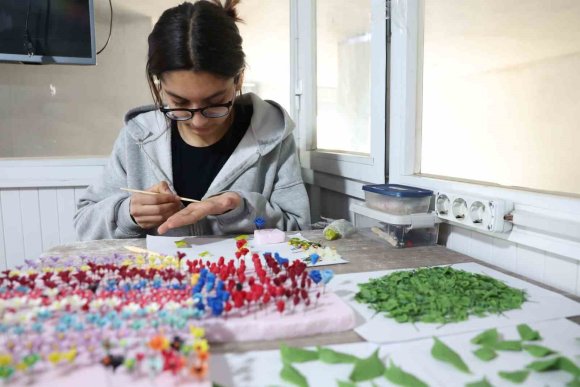 KÜLTÜR VE SANAT EVLERİ GENÇLERİ ÜRETİME KAZANDIRIYOR