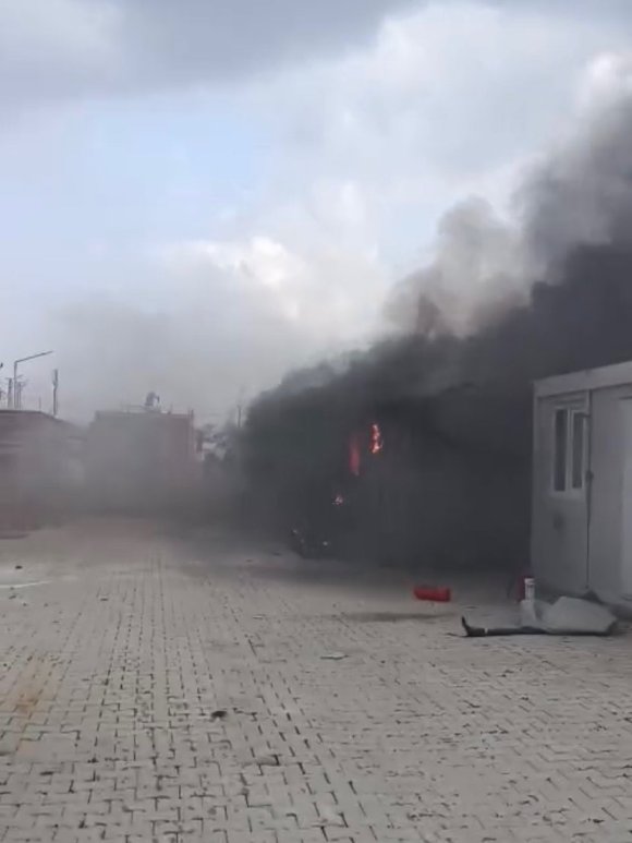 KIRIKHAN’DA KONTEYNER YANGINI