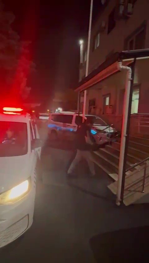 ADANA’DA BİRİ CİNAYETTEN ARANAN 2 FİRARİ HÜKÜMLÜ YAKALANDI