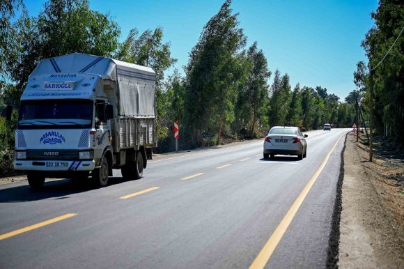 MERSİN’DE ÜRETİCİLERİN KULLANDIĞI YOL YENİLENDİ