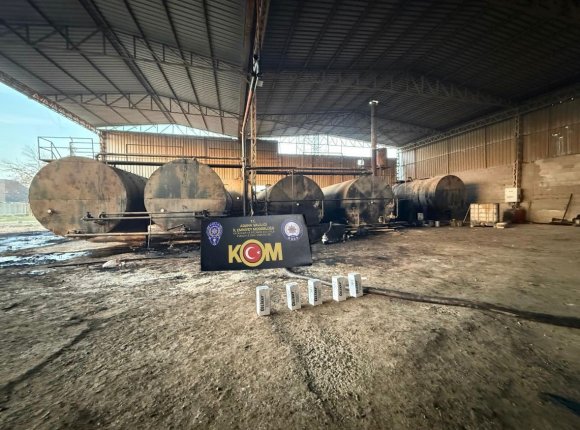 ADANA’DA 115 BİN LİTRE KAÇAK AKARYAKIT ELE GEÇİRİLDİ
