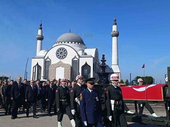 ŞEHİT ASTSUBAY KIDEMLİ BAŞÇAVUŞ MEMLEKETİNDE SON YOLCULUĞUNA UĞURLANDI
