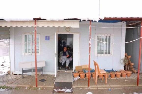 ENKAZDAN 6 GÜN SONRA KURTULDU, KOLUNU VE BACAĞINI KAYBETTİ