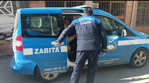 YANGINDA EVİ KULLANILAMAZ HALE GELEN VATANDAŞ OTELE YERLEŞTİRİLDİ