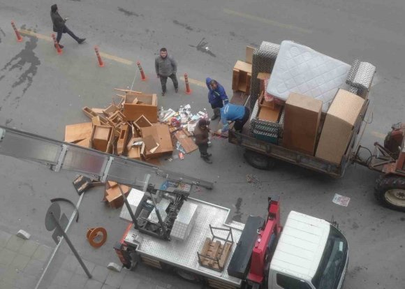 MERSİN’DE HALK SAĞLIĞINI TEHDİT EDEN ÇÖP EV TEMİZLENDİ