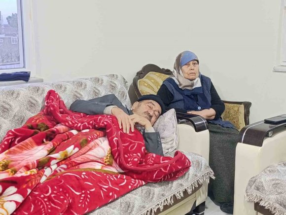 EVLERİNİ DEVRETTİKLERİ OĞULLARI KAZADA ÖLÜNCE GELİN EVİ SATTI, YAŞLI ÇİFT ORTADA KALDI İDDİASI