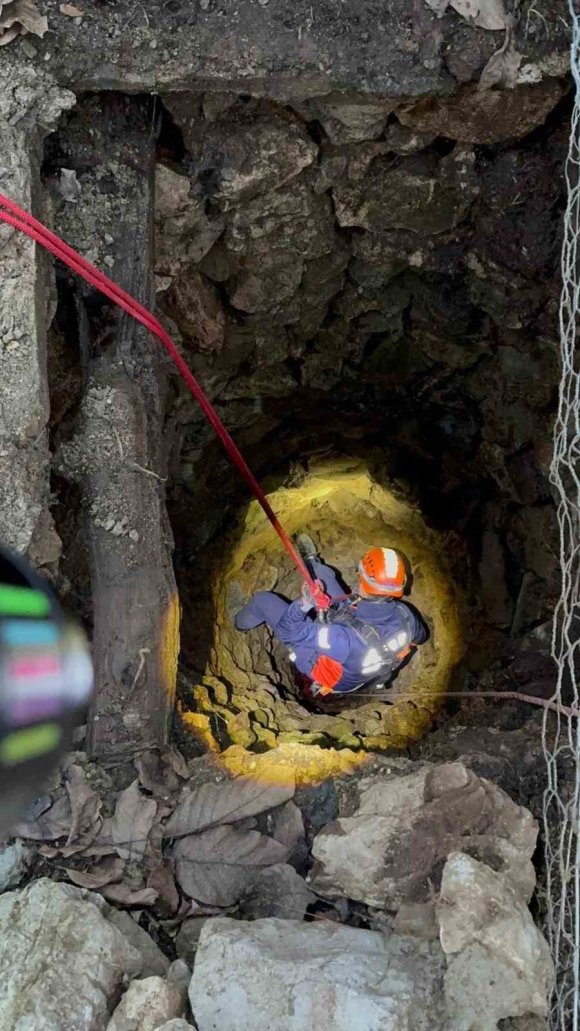 BURDUR’DA KUYUYA DÜŞEN OĞLAK EKİPLER TARAFINDAN KURTARILDI