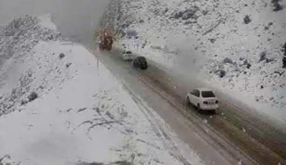 ANTALYA’NIN BİN 825 RAKIMLI ALACABEL MEVKİİNDE KAR YAĞIŞI BAŞLADI
