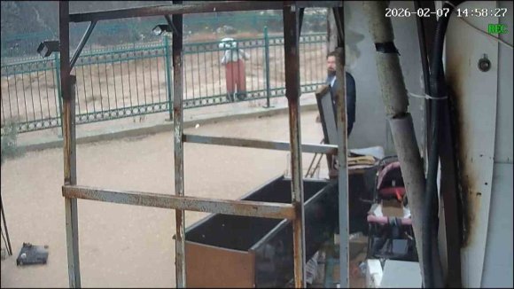 SEL SULARININ BASTIĞI EVİ ZARAR GÖREN KADIN AFET ESNASINDA YARALANDI