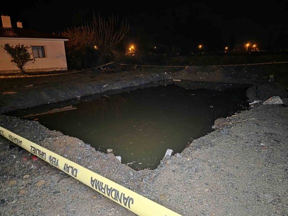 HATAY’DA SU DOLU TEMELİN İÇİNDEKİ TOPLARINI ALMAK İSTERKEN DÜŞEN 2 KARDEŞ ÇOCUK ÖLDÜ