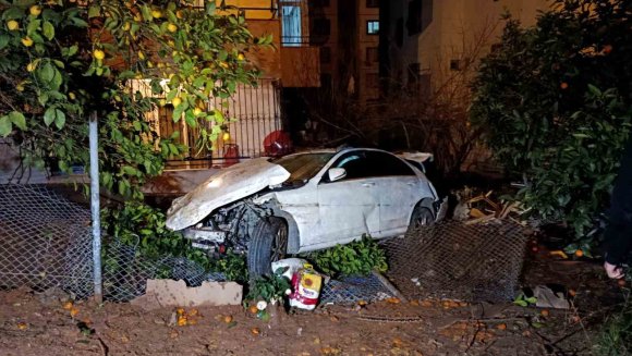 OTOYOLDA FECİ KAZA: ANNE YARALANDI, SÜRÜCÜ OĞLU ÖLDÜ