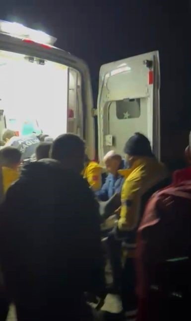 OSMANİYE’DE OTOMOBİL UÇURUMA YUVARLANDI: 1 YARALI