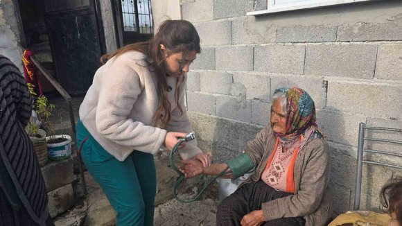 TARSUS BELEDİYESİ’NDEN KAPI KAPI GÖNÜL KÖPRÜSÜ