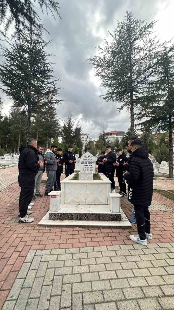 CENGİZ ELBEYE ANILDI