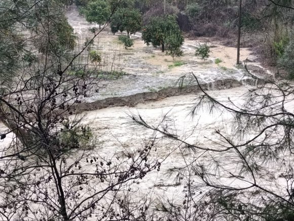 ADANA’NIN KUZEY İLÇELERİNDE SAĞANAK TAŞKINLARA NEDEN OLDU