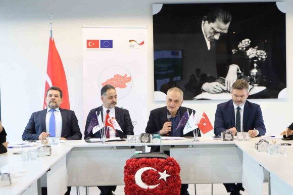 HATSO EV SAHİPLİĞİNDE "GROWİNG GREEN TOGETHER" PROJESİNİN AÇILIŞ TOPLANTISI GERÇEKLEŞTİRİLDİ