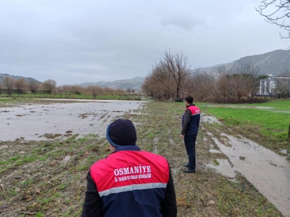 SAĞANAK YAĞMURDAN SONRA BİNLERCE DÖNÜM TARIM ARAZİSİ SULAR ALTINDA KALDI