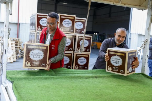 MERSİN’DE 13 İLÇEDE 120 BİN RAMAZAN KOLİSİ DAĞITILIYOR