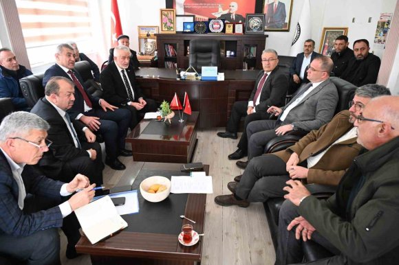 BAŞKAN ŞÜKRÜ BAŞDEĞİRMEN AKSU’DA MUHTARLARIN TALEPLERİNİ DİNLEDİ