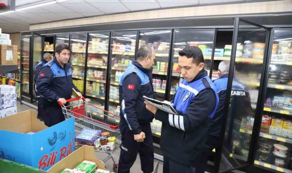 AKDENİZ’DE RAMAZAN AYI ÖNCESİ MARKET VE FIRINLARA SIKI DENETİM