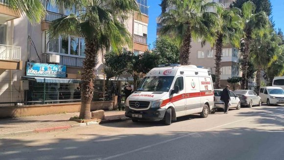 YANINDAKİ KADINI ÖLDÜRÜP AYNI SİLAHLA İNTİHAR ETTİ