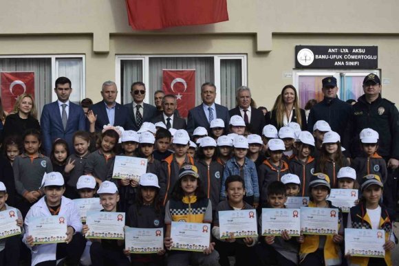 AKSU’DA ÖĞRENCİLER ‘SAĞLIK ELÇİSİ’ BELGELERİNİ ALDI