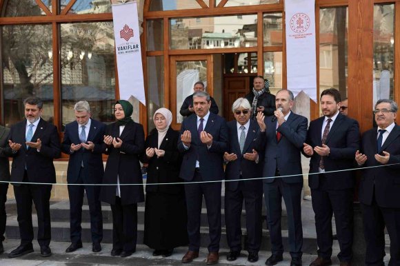 KAHRAMANMARAŞ’TA RESTORASYONU TAMAMLANAN 5 CAMİ DAHA İBADETE AÇILDI