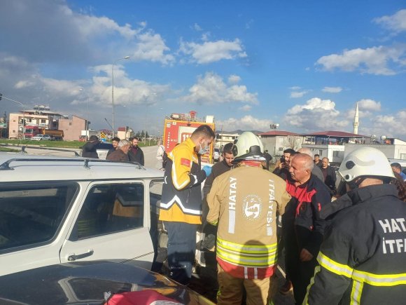 HASSA’DA TRAFİK KAZASI: 4 YARALI