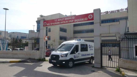 FIRTINALI HAVADA DENİZE GİREN GENÇ ADAMDAN ACI HABER 7 GÜN SONRA GELDİ