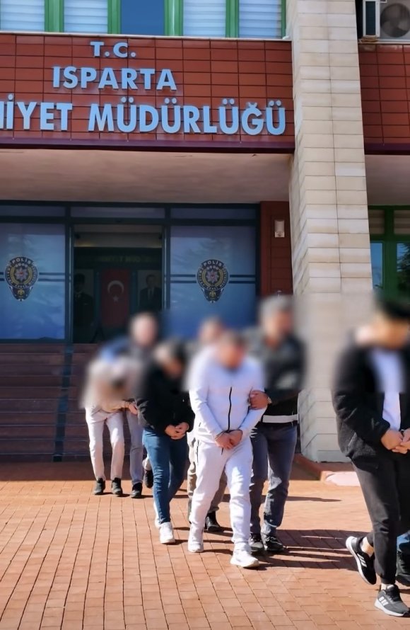 ISPARTA’DA UYUŞTURUCU OPERASYONU: 2 ŞÜPHELİ TUTUKLANDI