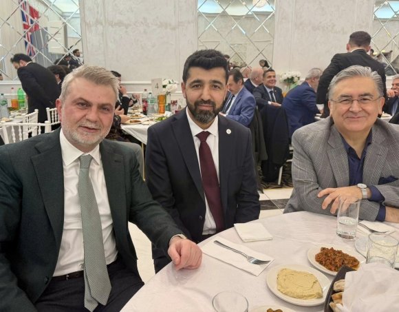 BAŞKAN GÖRGEL, İNGİLTERE’DE BİRLİK SOFRASINDA BULUŞTU