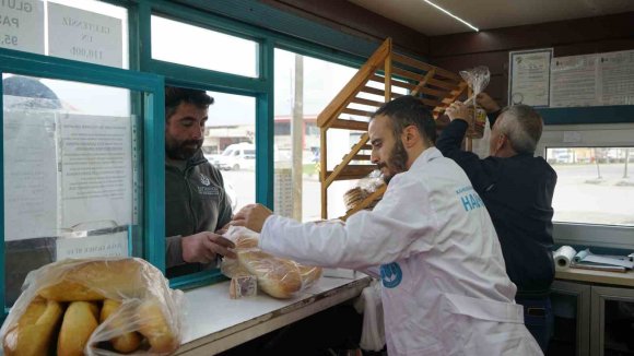 KAHRAMANMARAŞ’TA GÜNLÜK 50 BİN HALK EKMEK ÜRETİLİYOR