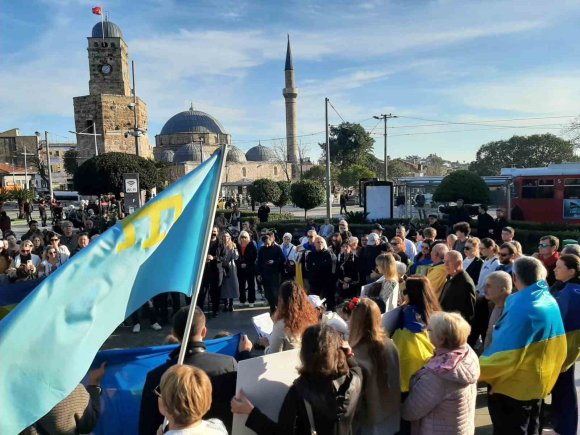 ANTALYA’DA UKRAYNALILARDAN 4. YIL ÇAĞRISI: "BU SAVAŞIN EN BÜYÜK ACISI UKRAYNALI ÇOCUKLARIN GELECEĞİDİR"