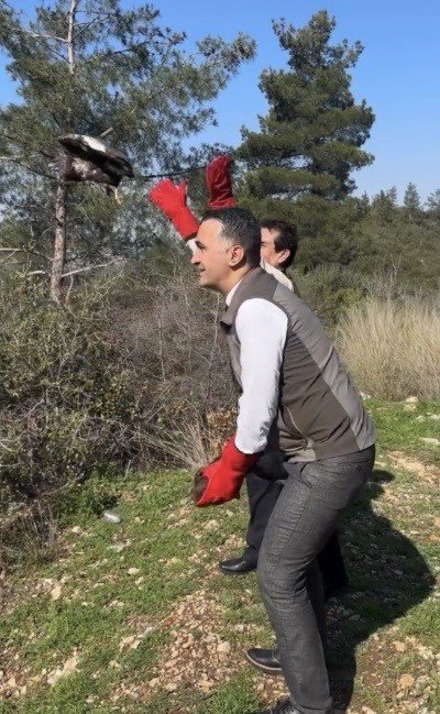 OSMANİYE’DE TEDAVİLERİ TAMAMLANAN ŞAHİNLER, DOĞAYA KANAT ÇIRPTI