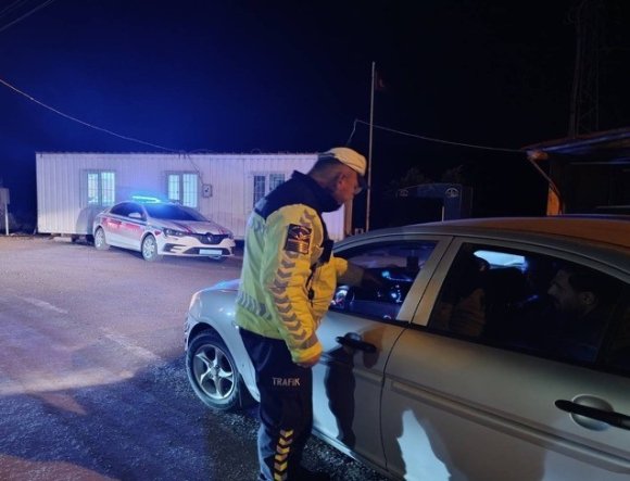 KAHRAMANMARAŞ’TA JANDARMADAN TRAFİK DENETİMİ: 23 BİN ARAÇ KONTROL EDİLDİ