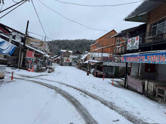 OSMANİYE ZORKUN YAYLASI’NDA KAR YAĞIŞI BAŞLADI