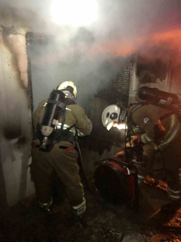 İSKENDERUN’DA EV YANGINI BÜYÜMEDEN SÖNDÜRÜLDÜ