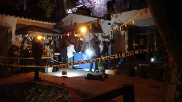 ANTALYA’DA 21 YAŞINDAKİ GENÇ 30 METRE YÜKSEKLİKTEN BETON ZEMİNE DÜŞEREK HAYATINI KAYBETTİ